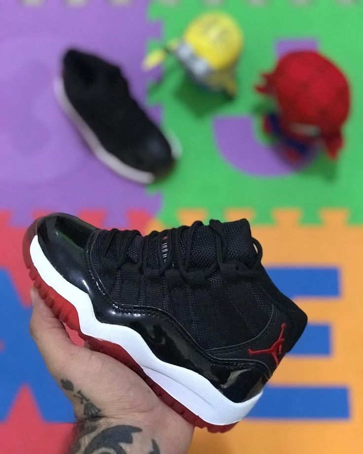 Nike Air Jordan XI "Bred"